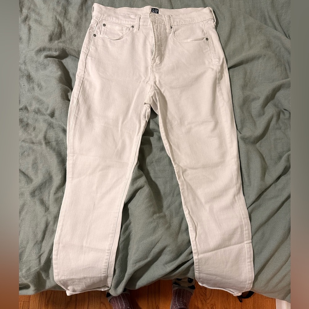 GAP white skinny jeans